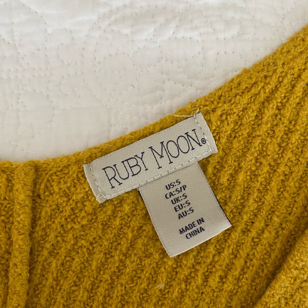 ruby moon yellow sweater - Picture 3 of 8